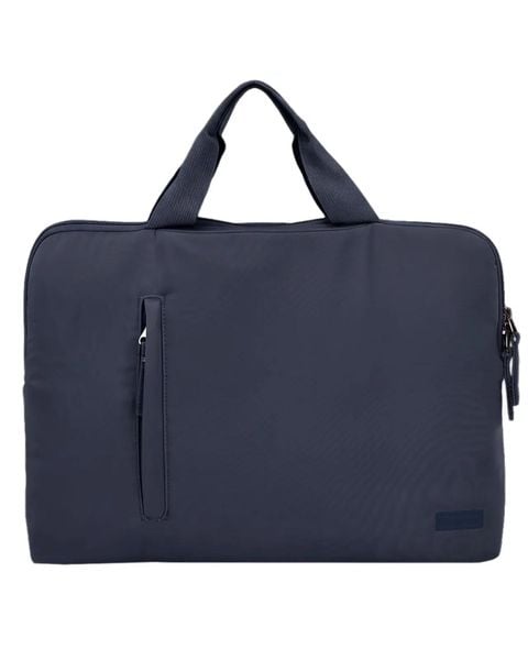 Torba na laptopa WINGS SOLENNE 15,6 cala NAVY BLUE. Niebieskie torby na laptopa Wings, bez wzorów, z materiału. Za 79.90 zł.