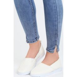 Białe Slip On Show Love. Trampki Born2be. Za 39.99 zł.