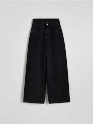 Jeansy wide leg - czarny. Czarne jeansy Reserved, bez wzorów. W wyprzedaży za 99.99 zł.