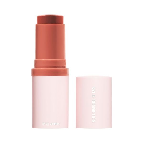 KYLIE COSMETICS Kylie Cosmetics Powder Blush Stick - 821 - Meet Me There, 12g Róż do policzków 214 - PLAY FOR KEEPS. Róże KYLIE COSMETICS. Za 119.00 zł.