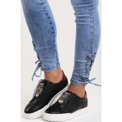 Czarne Buty Sportowe Milion Lights. Obuwie sportowe Born2be. Za 49.99 zł.