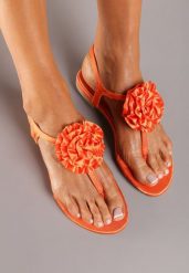 Pomarańczowe Sandały w Stylu Japonek na Płaskiej Podeszwie z Kwiatem Gandrea. Brązowe sandały Renee, z aplikacjami, eleganckie, bez obcasa, na płaskiej podeszwie, bez zapięcia. W wyprzedaży za 29.99 zł.