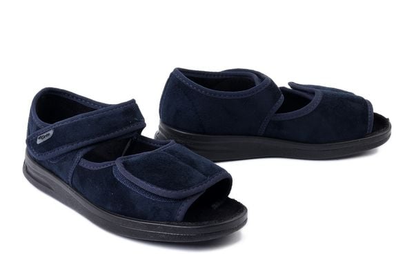 BEFADO DR ORTO 589D 002 granatowy, sandały damskie. Niebieskie sandały Befado Dr Orto, bez wzorów, z tkaniny, bez obcasa, bez zapięcia. Za 97.67 zł.