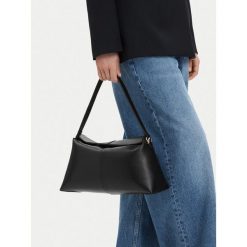 Torebka JENNY. Czarne torebki klasyczne Jenny, bez wzorów, bez dodatków. Za 149.99 zł.