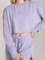 Bluza z haftem - fioletowy. Fioletowe bluzy Sinsay, l, bez wzorów, bez kaptura. W wyprzedaży za 19.99 zł.