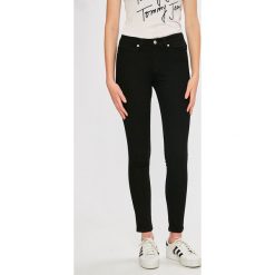 Calvin Klein Jeans - Jeansy CKJ 001. Czarne jeansy Calvin Klein Jeans, s, bez wzorów. W wyprzedaży za 299.90 zł.