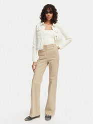 Vero Moda Kurtka jeansowa Wild 10284492 Kremowy Regular Fit. Białe kurtki Vero Moda, m, bez wzorów, z bawełny, bez kaptura. Za 189.99 zł.
