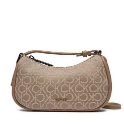 Torebka Calvin Klein. Brązowe torebki klasyczne Calvin Klein, bez wzorów, bez dodatków. Za 369.99 zł.
