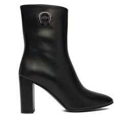 Botki Aigner. Czarne botki Aigner, bez wzorów, bez obcasa, na słupku, bez zapięcia. Za 2,339.00 zł.