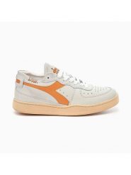 Diadora Skórzane sneakersy w kolorze kremowo-pomarańczowym rozmiar: 40. Brązowe trampki Diadora, bez wzorów, bez zapięcia. Za 349.44 zł.