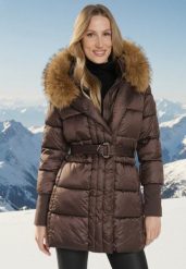 Brązowa Kurtka z Pikowanymi Przeszyciami Paskiem i Kapturem z Futrem Lidanessa. Brązowe kurtki narciarskie Born2be, l, bez wzorów, z dzianiny, narciarskie. Za 269.99 zł.