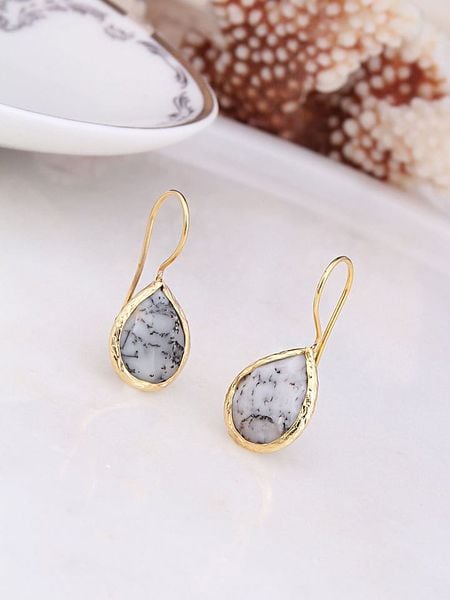 L'Atelier de Gaia Pozłacane kolczyki z dendrytem rozmiar: onesize. Szare kolczyki L'Atelier de Gaia, pozłacane, z zapięciem typu bigiel. Za 65.07 zł.