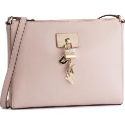 Torebka DKNY - Elissa R84EH927 Iconic Blush 3IB. Czerwone listonoszki DKNY, z aplikacjami, ze skóry, zdobione, bez dodatków. W wyprzedaży za 429.00 zł.