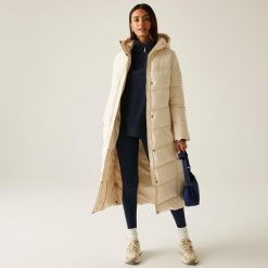 Płaszcz damski zimowy ocieplany Eloria. Brązowe płaszcze Regatta, na zimę, bez wzorów, z puchu, bez kaptura. Za 749.99 zł.