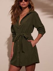 Milan Kiss Sukienka w kolorze khaki rozmiar: M. Brązowe sukienki Milan Kiss, na co dzień, m, bez wzorów, z tkaniny, bez kołnierzyka, bez ramiączek, mini, proste. Za 167.28 zł.
