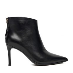 Botki Eva Minge. Czarne botki Eva Minge, bez wzorów, bez obcasa, na szpilce, bez zapięcia. Za 479.99 zł.