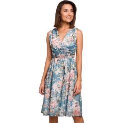 Stylove Sukienka w kolorze turkusowym ze wzorem rozmiar: M. Niebieskie sukienki Stylove, m, bez wzorów, bez kołnierzyka, bez ramiączek, midi. Za 232.23 zł.