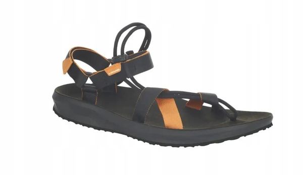 Sandały trekkingowe damskie Sandal W's Hike H20. Czerwone sandały Lizard, bez wzorów, z gumy, sportowe, bez obcasa, bez zapięcia. Za 124.25 zł.