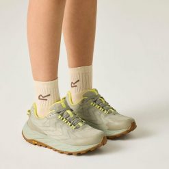 Damskie buty typu cruise. Białe trekkingi Regatta, z dzianiny, trekkingowe. Za 449.99 zł.