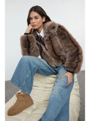 Trendyol Kurtka pluszowa w kolorze brązowym rozmiar: XXS. Brązowe kurtki Trendyol, xxs, bez wzorów, bez kaptura. Za 130.99 zł.