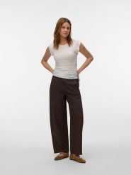 Vero Moda Koszulka w kolorze białym rozmiar: S. Białe bluzki Vero Moda, s, bez wzorów, bez kołnierzyka, bez ramiączek. Za 60.45 zł.