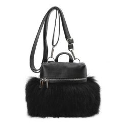 Czarno Elegancka Torebka Luka-Pelli Plecaczek Z Naturalnym Futrem Z Lisa. Czarne torby na ramię Luka-Pelli, bez wzorów, ze skóry, eleganckie, na ramię, bez dodatków. Za 529.00 zł.