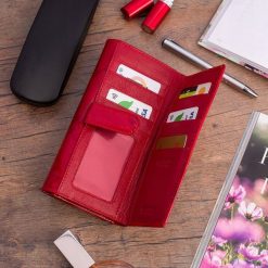 Portfel skórzany damski lakierowany duży na suwak czerwony RFiD Alessandro 70-69. Czerwone portfele bez wzorów, z lakierowanej skóry. Za 129.99 zł.