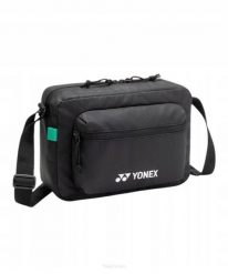 Saszetka sportowa Yonex Team Shoulder Bag. Czarne torby na ramię YONEX, bez wzorów, z syntetyku, sportowe, na ramię, bez dodatków. Za 109.00 zł.