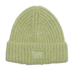 Damska czapka z dzianiny ściągaczowej Superdry. Zielone czapki Superdry, bez wzorów, z dzianiny. Za 117.90 zł.
