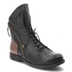 Botki damskie Artiker o sznurowanym fasonie z ozdobnym zamkiem kontrastową wstawką i niskim stabilnym obcasem czarne, 59C2601 Black. Czarne botki Artiker, na jesień, bez wzorów, z jeansu, przed kolano, bez obcasa, na obcasie, bez zapięcia. Za 359.00 zł.