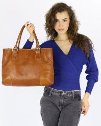 Shopperka skórzana MARCO MAZZINI camelowa 419a. Shopper bez wzorów, ze skóry, bez dodatków. Za 635.55 zł.