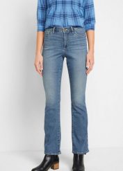 Jeansy o kroju bootcut ze średnim stanem, z bawełny organicznej. Niebieskie jeansy bonprix, bez wzorów. Za 147.99 zł.