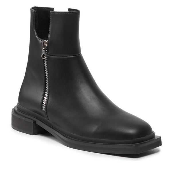 Botki DeeZee. Czarne botki DeeZee, bez wzorów, bez obcasa, na płaskiej podeszwie, bez zapięcia. Za 119.99 zł.