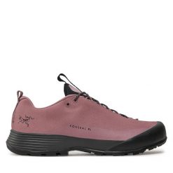 Trekkingi Arc'teryx. Fioletowe trekkingi Arc'teryx, z gore-texu, trekkingowe. Za 1,049.00 zł.