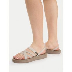 Japonki Teva. Brązowe klapki Teva, bez wzorów, bez obcasa. Za 138.99 zł.