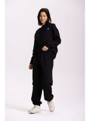 Onamaste Bluza "Olga" w kolorze czarnym rozmiar: S/M. Czarne bluzy Onamaste, m, bez wzorów, bez kaptura. Za 130.99 zł.