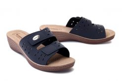 INBLU GL-52 granatowy, klapki damskie. Niebieskie klapki Inblu, bez wzorów, bez obcasa, na koturnie. Za 86.99 zł.