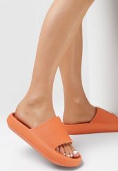 Pomarańczowe Klapki z Pianki o Minimalistycznym Designie Kaseis. Brązowe klapki Born2be, bez wzorów, bez obcasa. Za 39.99 zł.