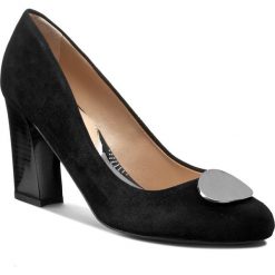 Półbuty SOLO FEMME - 67912-03-020/000-04-00 Czarny. Czarne czółenka Solo Femme, z aplikacjami, ze skóry, bez obcasa, na obcasie, bez zapięcia. W wyprzedaży za 169.00 zł.