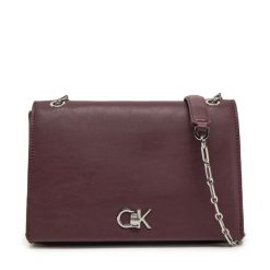 Torebka Calvin Klein. Czerwone torebki klasyczne Calvin Klein, bez wzorów, bez dodatków. Za 359.99 zł.