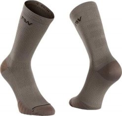 Skarpetki Northwave Extreme Pro. Brązowe skarpety Northwave, bez wzorów, z poliamidu. Za 69.00 zł.