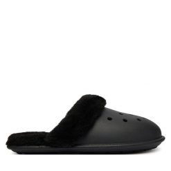 Kapcie Crocs. Czarne obuwie domowe Crocs, bez wzorów, bez zapięcia. Za 199.99 zł.