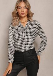 Czarno-Biała Bluzka z Wiskozy w Kratkę Zapinana na Guziki przy Dekolcie Aiha. Czarne bluzki Renee, m, bez wzorów, z wiskozy, bez kołnierzyka, bez ramiączek. W wyprzedaży za 38.49 zł.