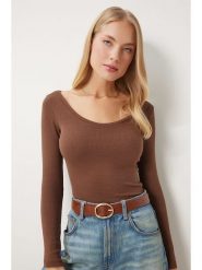 Happiness Istanbul Koszulka w kolorze brązowym rozmiar: S/M. Brązowe bluzki Happiness Istanbul, m, bez wzorów, bez kołnierzyka, bez ramiączek. Za 52.99 zł.