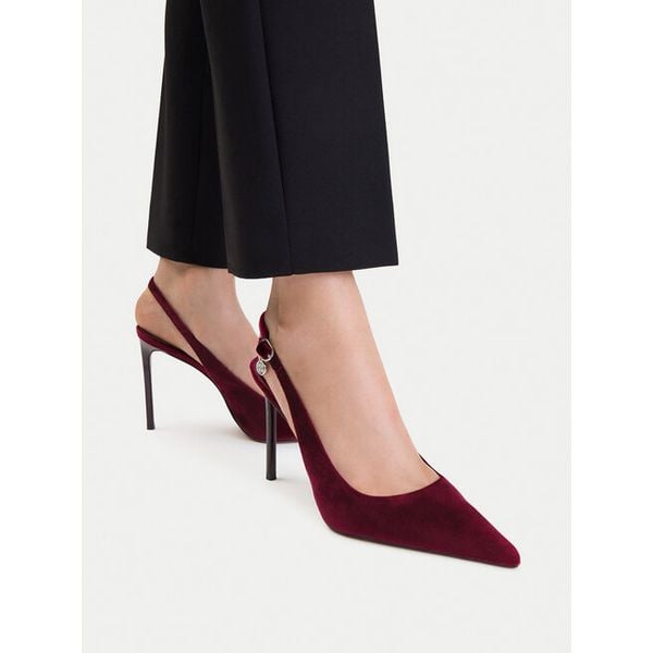 Szpilki Nine West. Czerwone szpilki Nine West, bez wzorów, bez obcasa, na szpilce, bez zapięcia. Za 279.99 zł.