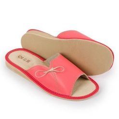 Kapcie damskie R.39 różowe z odkrytymi palcami wygodne pantofle domowe KD-10-PI-39. Czerwone obuwie domowe bez wzorów, z materiału, z otwartym noskiem, bez zapięcia. Za 23.37 zł.