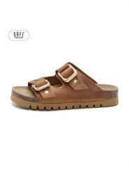 Teegu Skórzane klapki w kolorze jasnobrązowym rozmiar: 40. Brązowe klapki teegu, bez wzorów, z otwartym noskiem, bez obcasa. Za 195.99 zł.