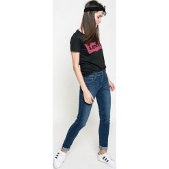 Levi's - Jeansy. Niebieskie jeansy Levi's®, s, bez wzorów, z podwyższonym stanem. W wyprzedaży za 199.90 zł.