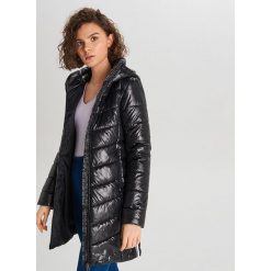 Pikowany płaszcz - Czarny. Czarne płaszcze Cropp, l, bez wzorów, bez kaptura. Za 159.99 zł.