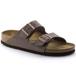 Klapki damskie Birkenstock Arizona. Brązowe klapki Birkenstock, bez wzorów, z gumy, bez obcasa. Za 339.00 zł.